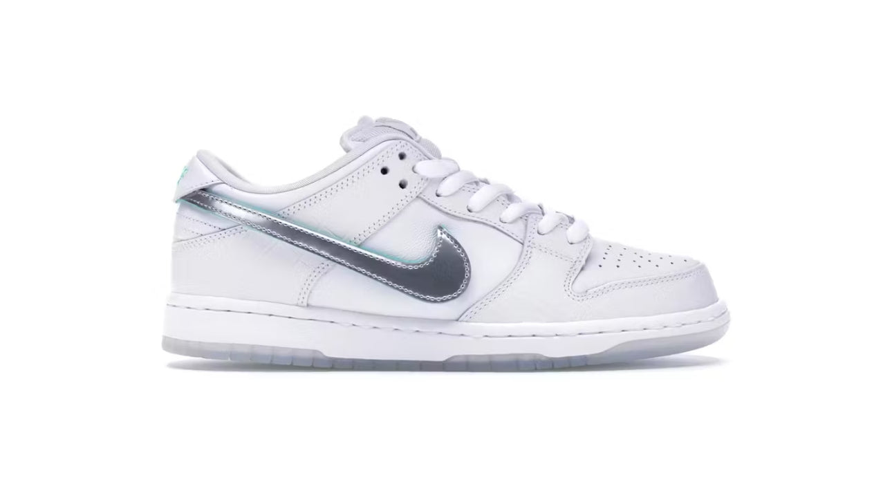 SB DUNK LOW DIAMOND SUPPLY CO. WHITE DIAMOND