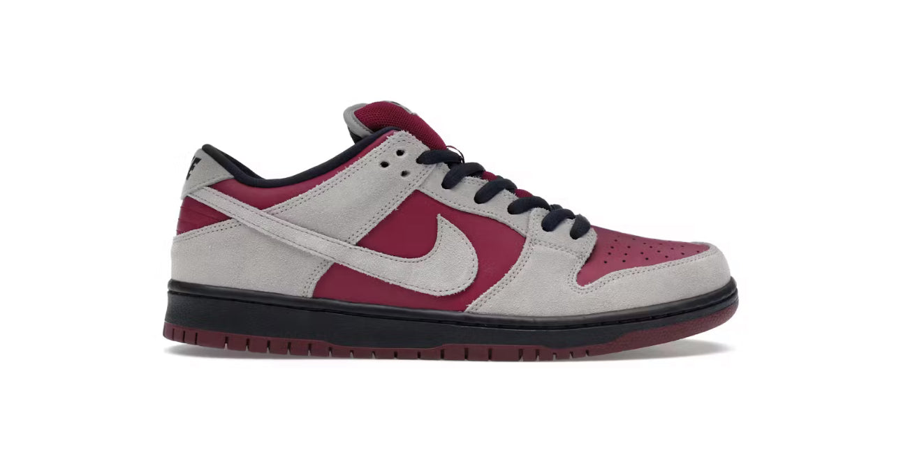 SB DUNK LOW ATMOSPHERE GREY TRUE BERRY