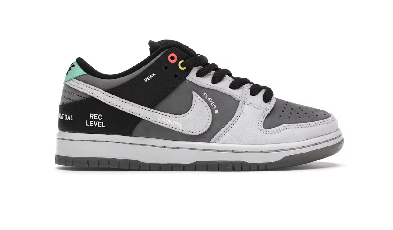 SB DUNK LOW VX1000