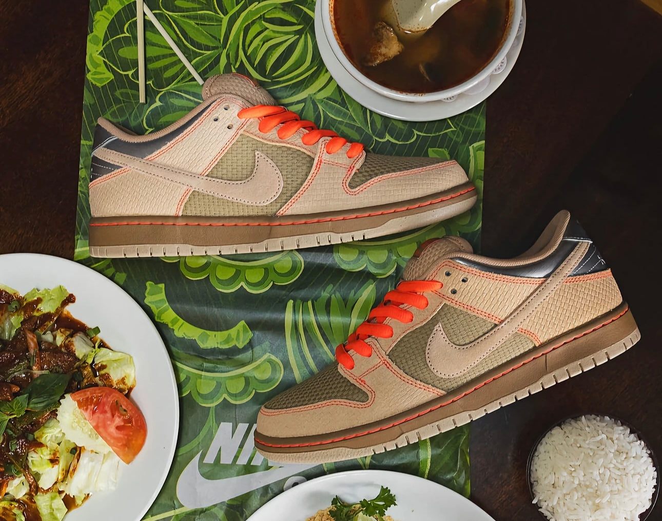 NIKE SB DUNK LOW SOM TUM