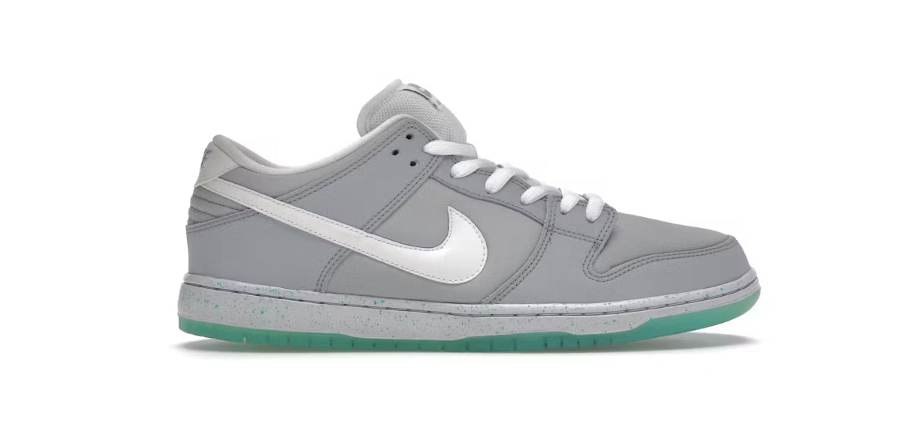 NIKE SB DUNK LOW MARTY MCFLY