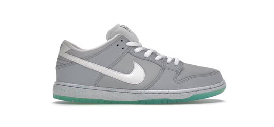 NIKE SB DUNK LOW MARTY MCFLY