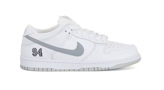 SB DUNK LOW SUPREME 94 WHITE METALLIC