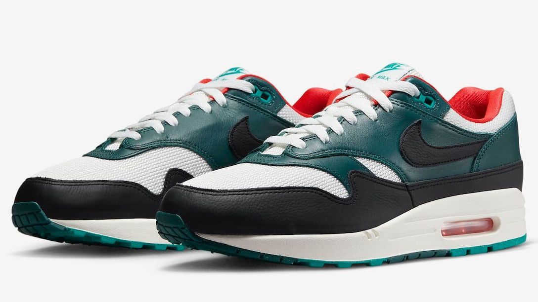 NIKE AIR MAX 1 LEBRON LIVERPOOL FC